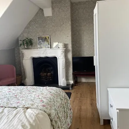 Bournville House & Cafe-3